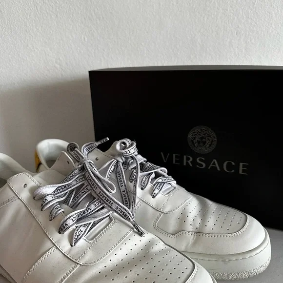 Men's Authentic Versace White w/Logo - Picture 7 of 9